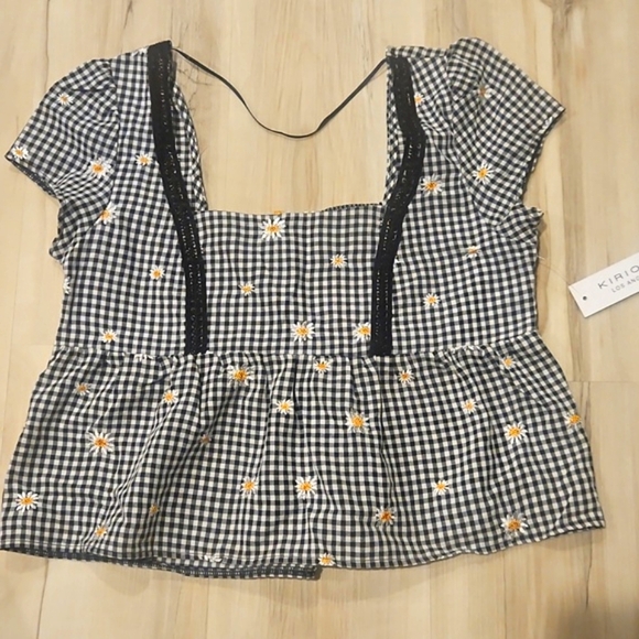 NEW! KIRIOUS Cotton Gingham Daisy Embroidered Cap Sleeve Peplum Top Small. - Picture 3 of 5
